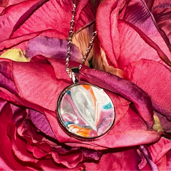Hand painted Abstract Acrylic fluid pour art bezel pendant necklace round - Picture 2 of 8